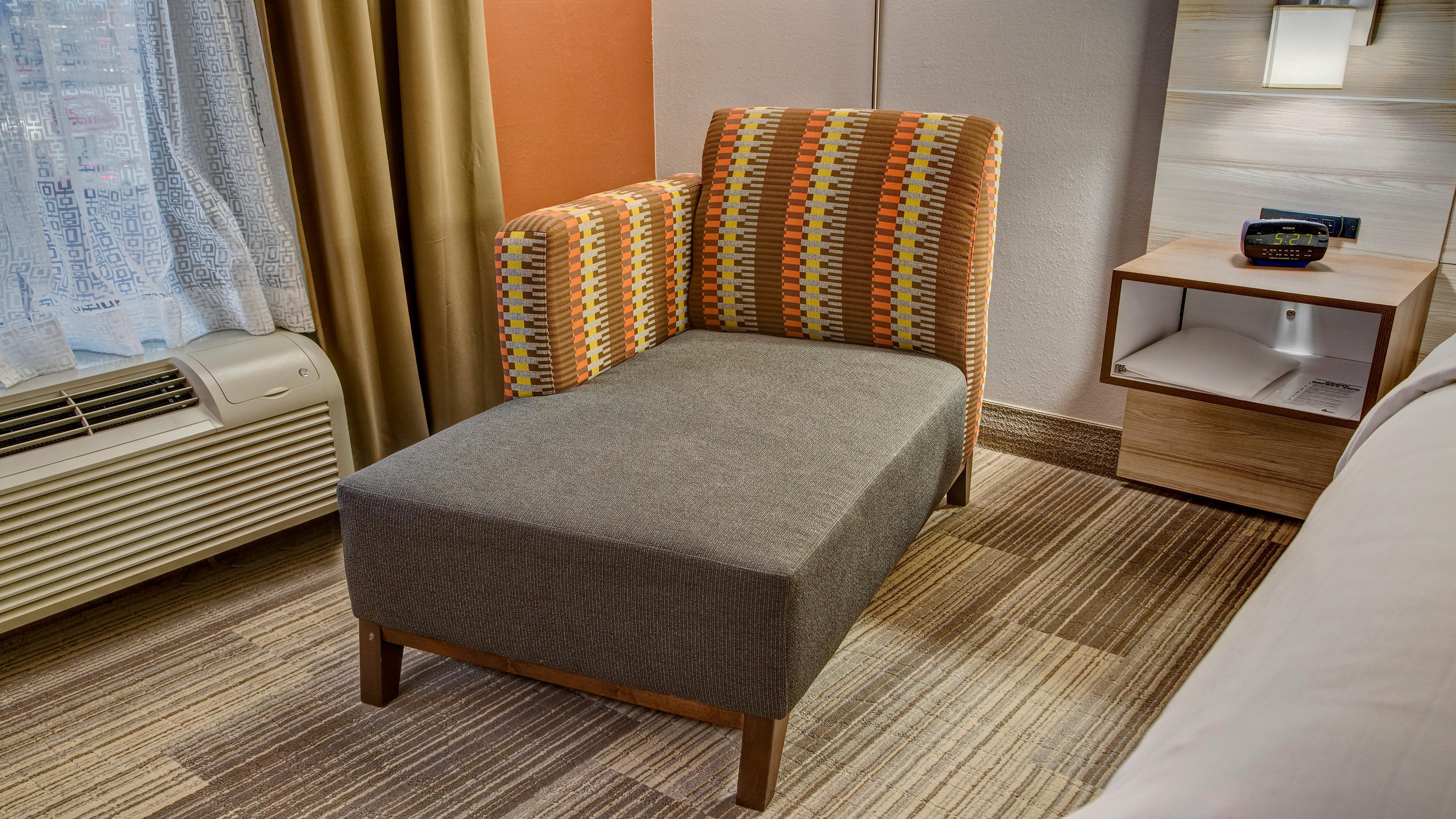 Holiday Inn Express Hotel & Suites London By Ihg Eksteriør billede