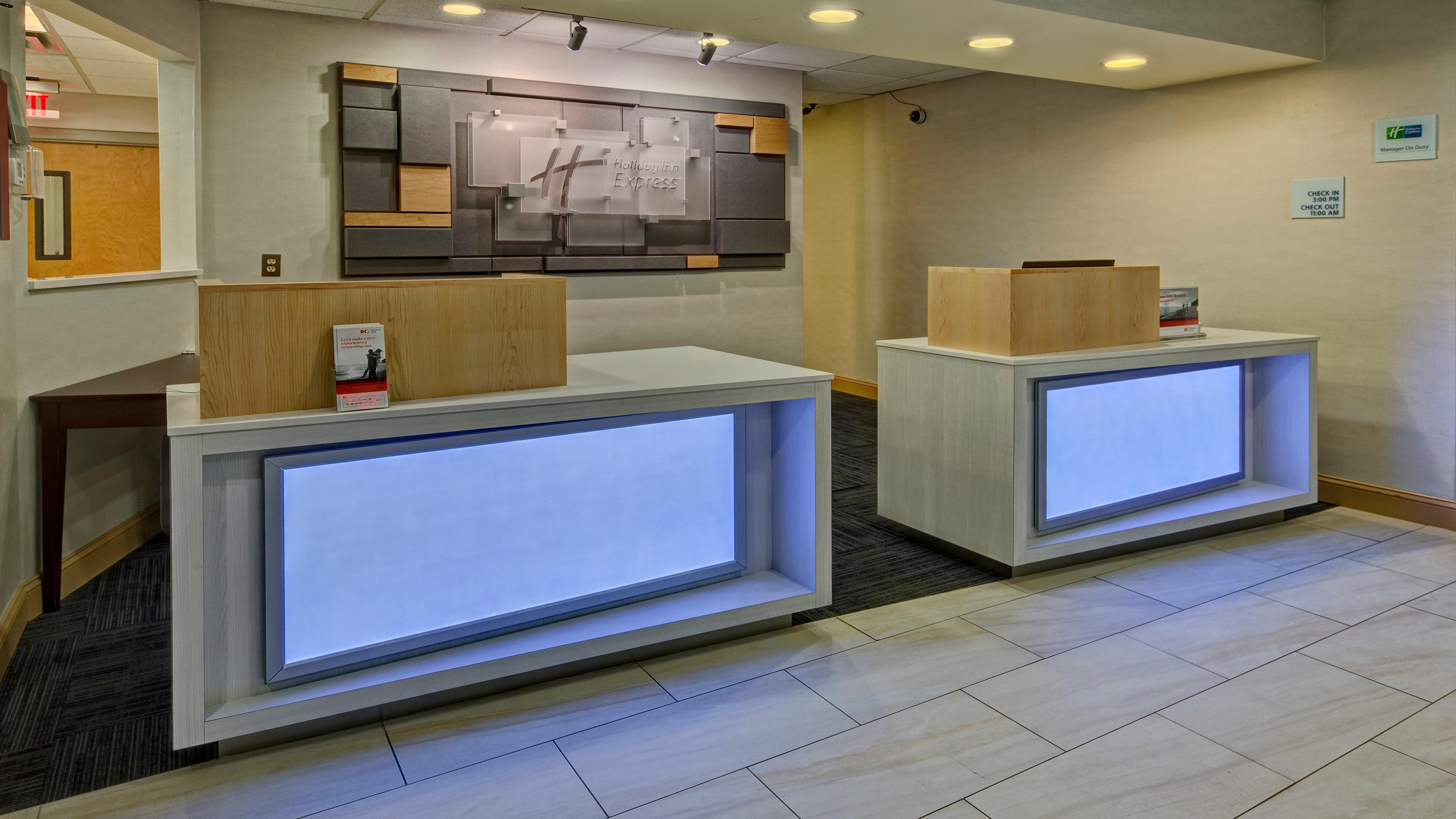 Holiday Inn Express Hotel & Suites London By Ihg Eksteriør billede