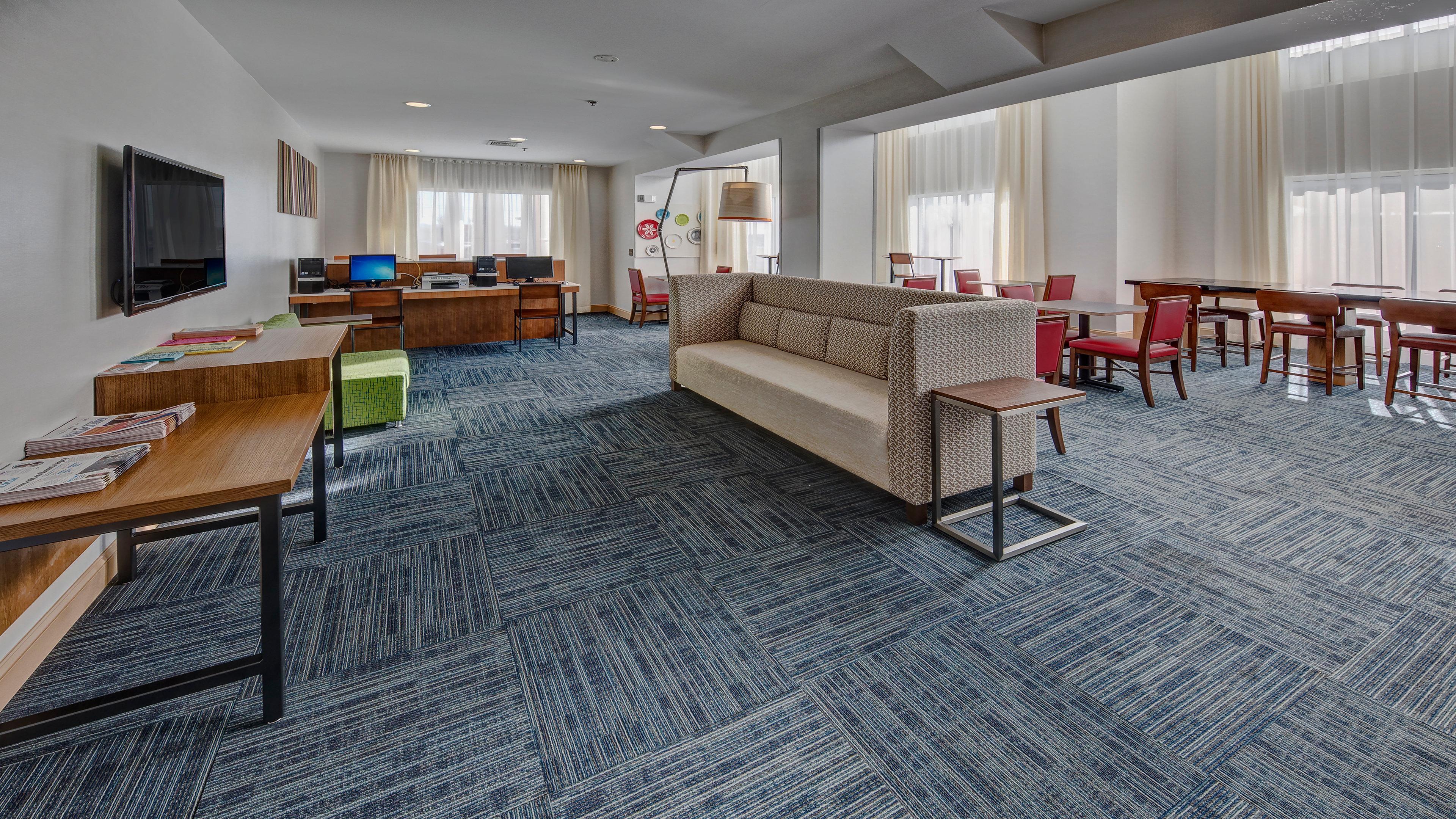 Holiday Inn Express Hotel & Suites London By Ihg Eksteriør billede