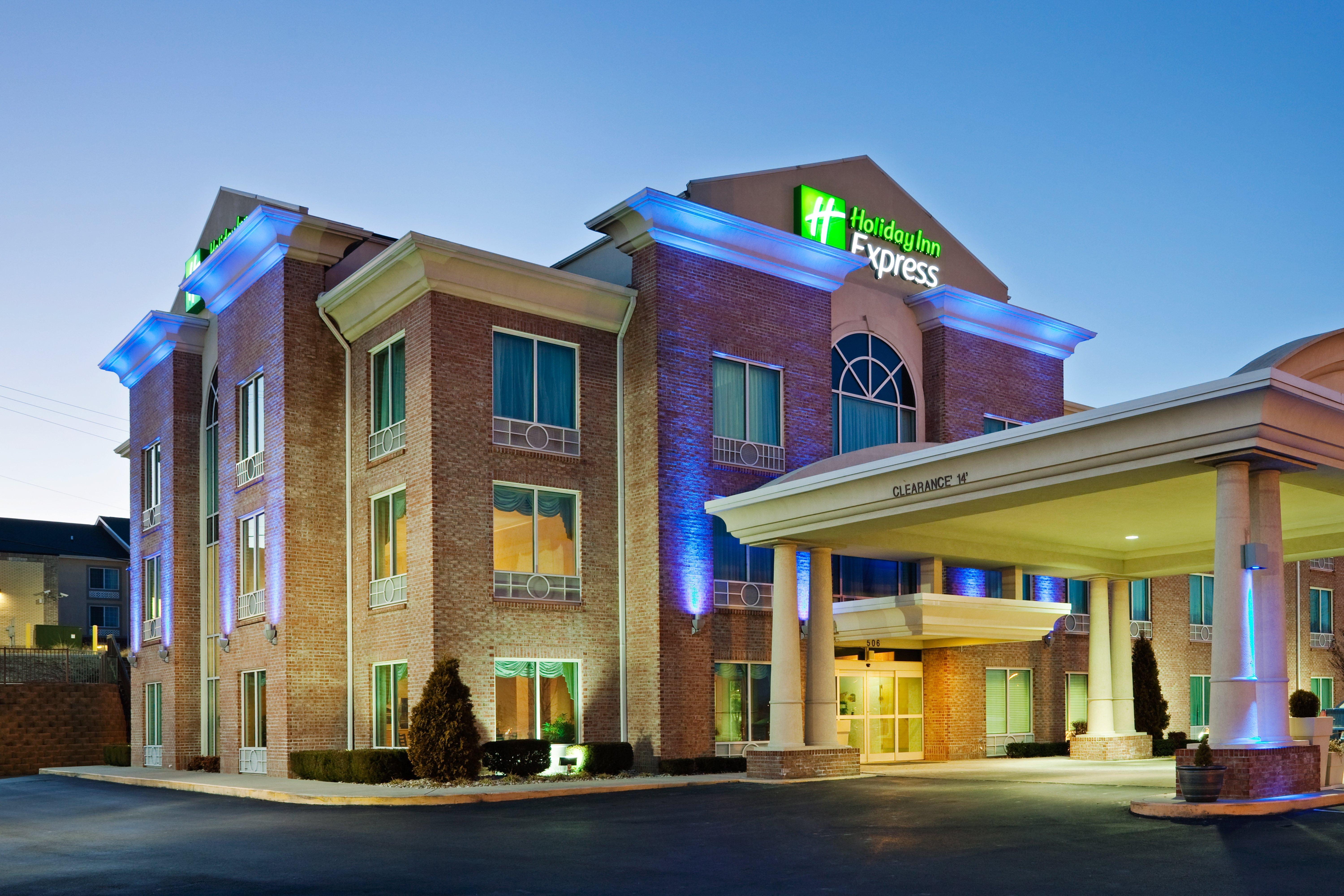 Holiday Inn Express Hotel & Suites London By Ihg Eksteriør billede