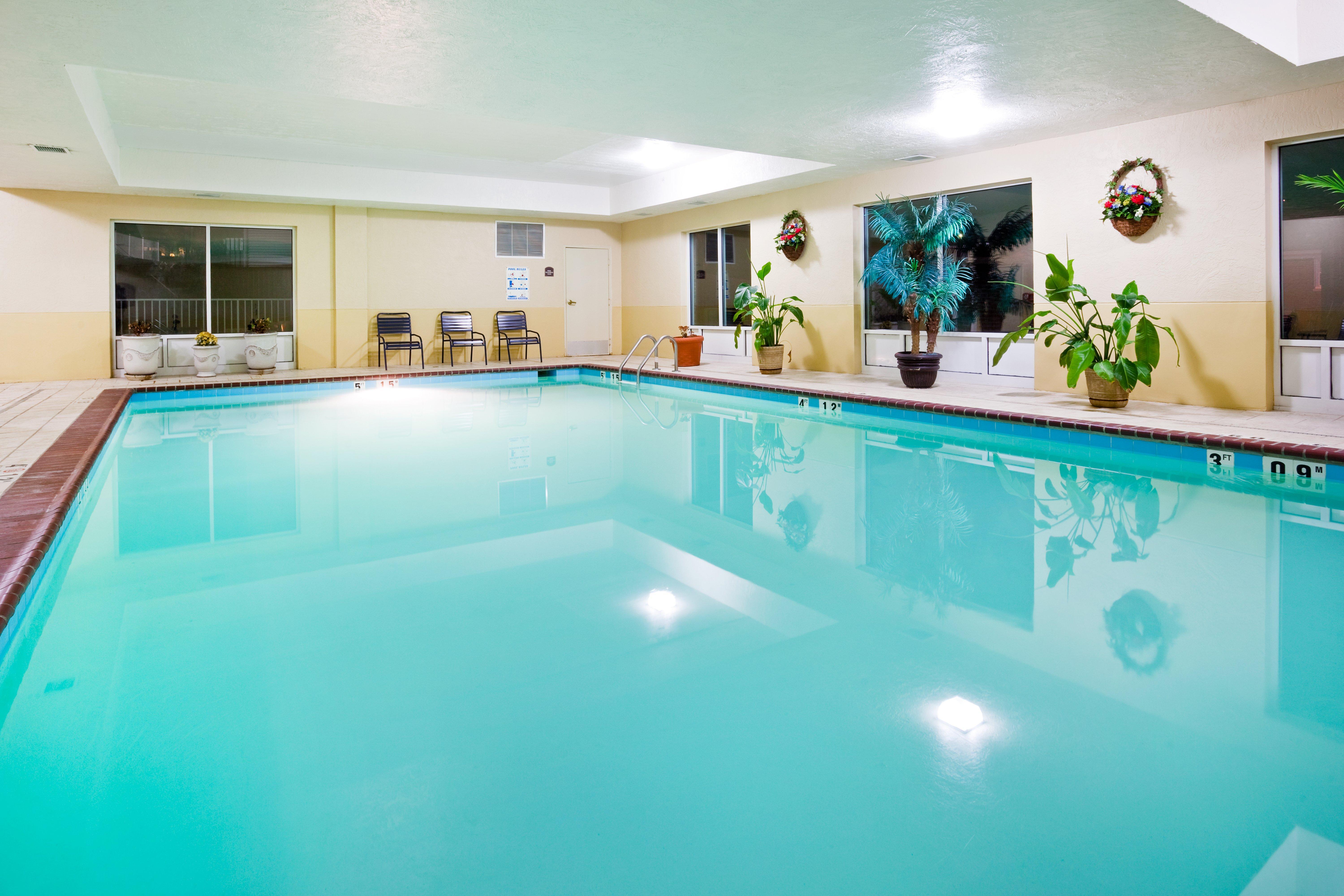 Holiday Inn Express Hotel & Suites London By Ihg Eksteriør billede
