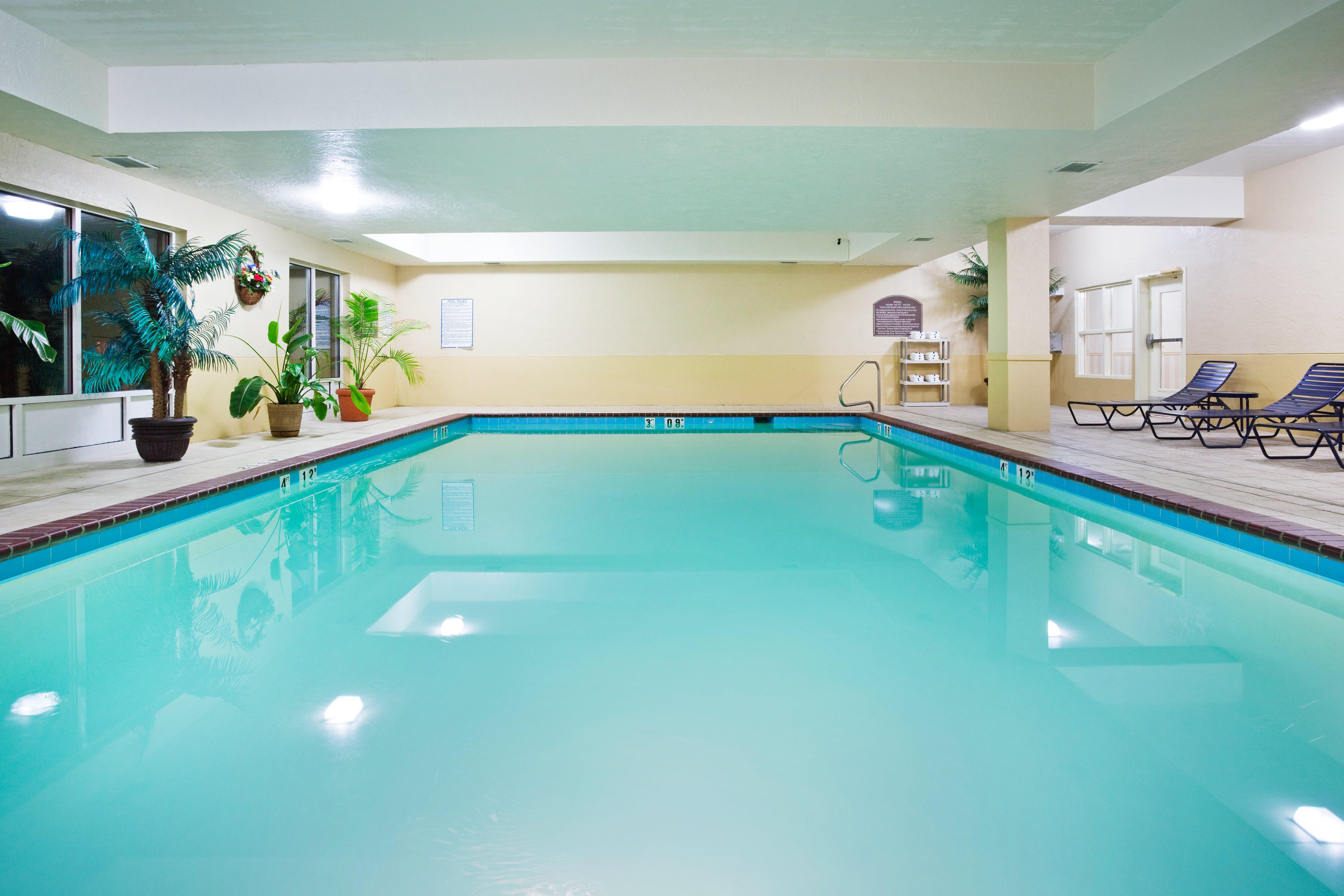 Holiday Inn Express Hotel & Suites London By Ihg Eksteriør billede