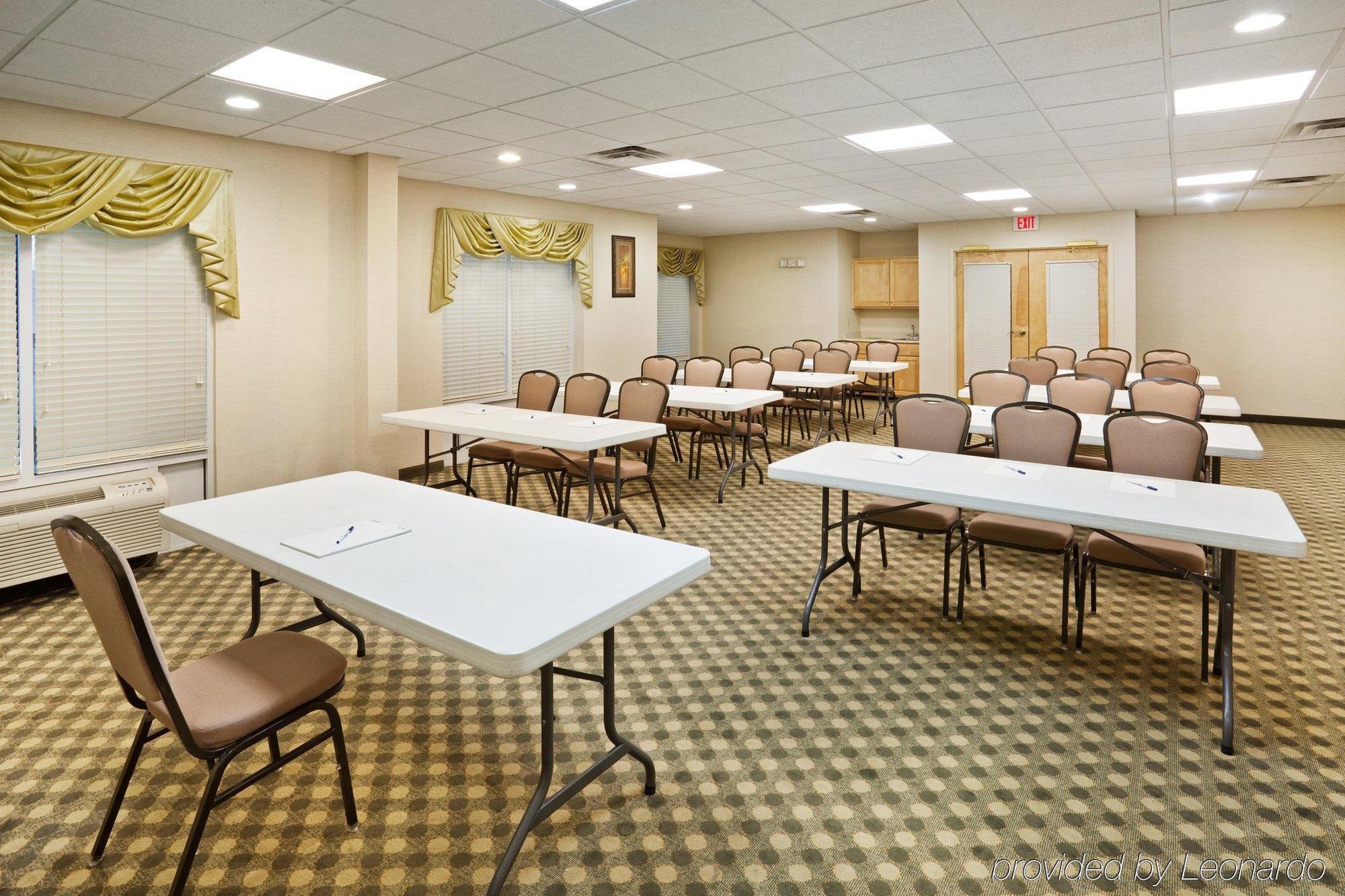 Holiday Inn Express Hotel & Suites London By Ihg Faciliteter billede
