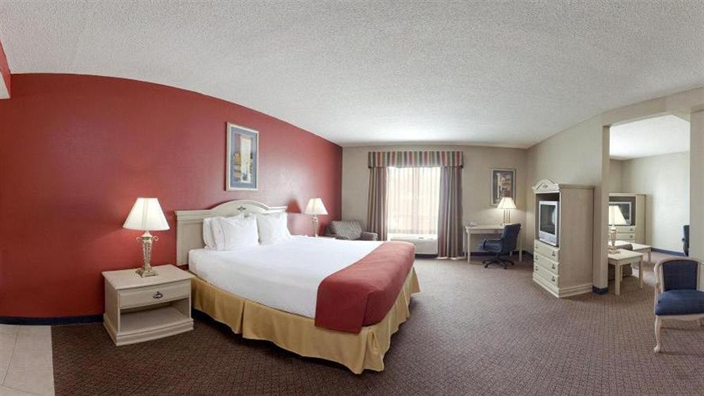 Holiday Inn Express Hotel & Suites London By Ihg Eksteriør billede